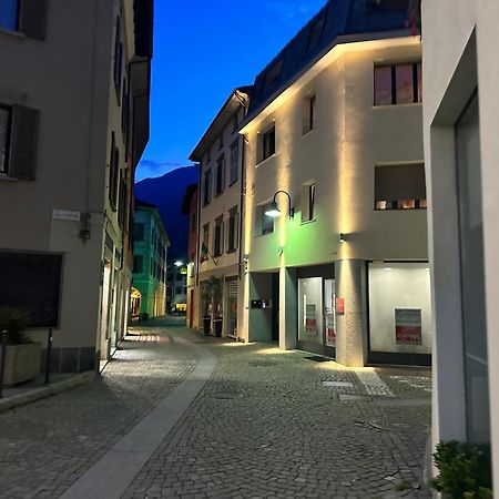 Flat In City Centre Tirano - 10 Minutes From Train Station Buitenkant foto